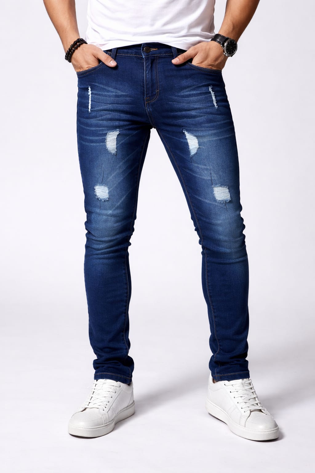 Pantalón De Mezclilla Entubado Semi Rasgado