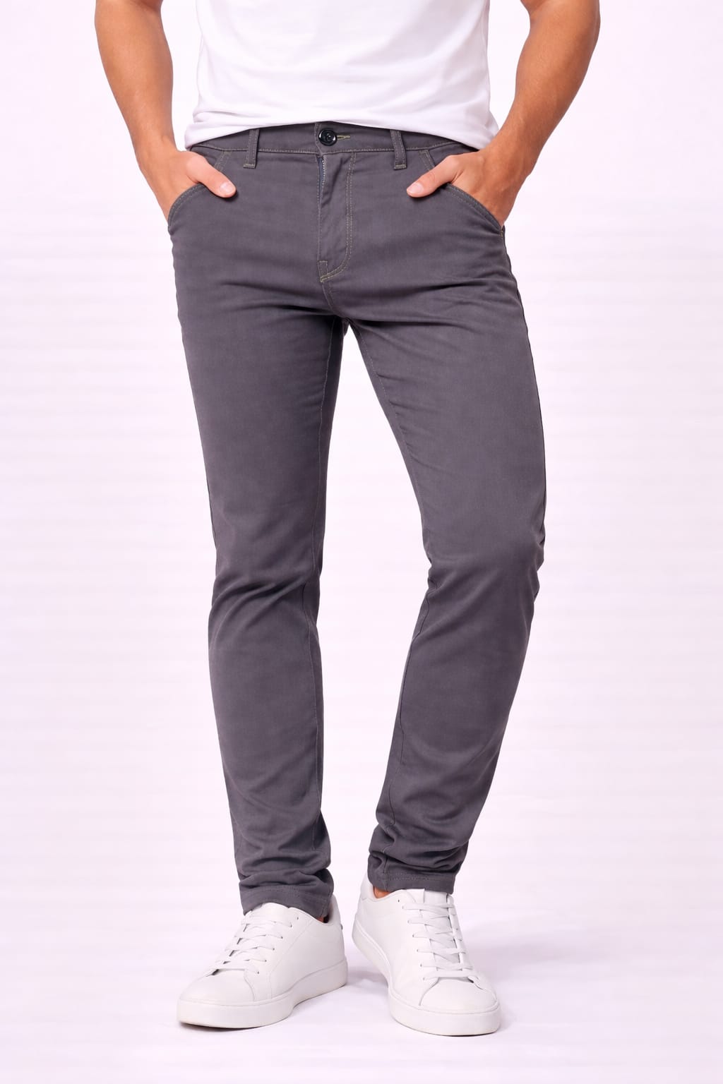 Pantalón De Gabardina Entubado Color Gris